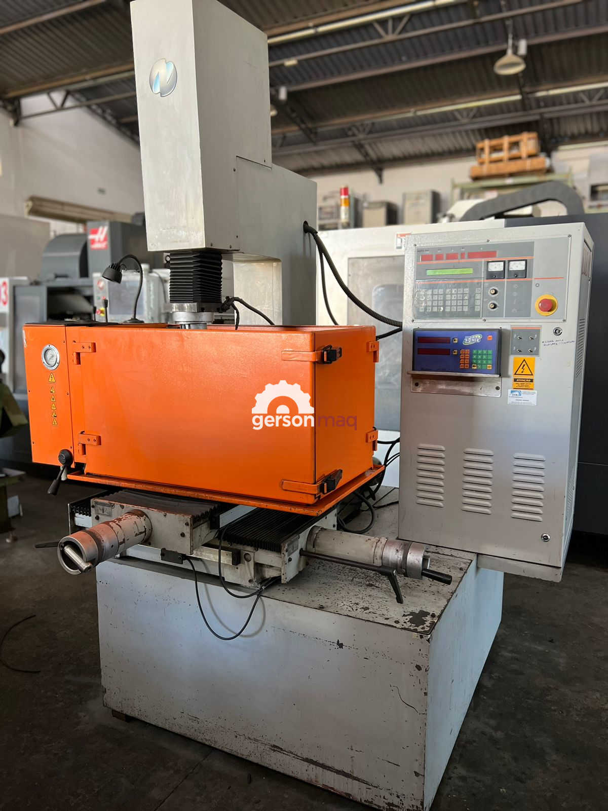 ELETROEROSAO A PENETRACAO ENGEMAQ EDM200NC